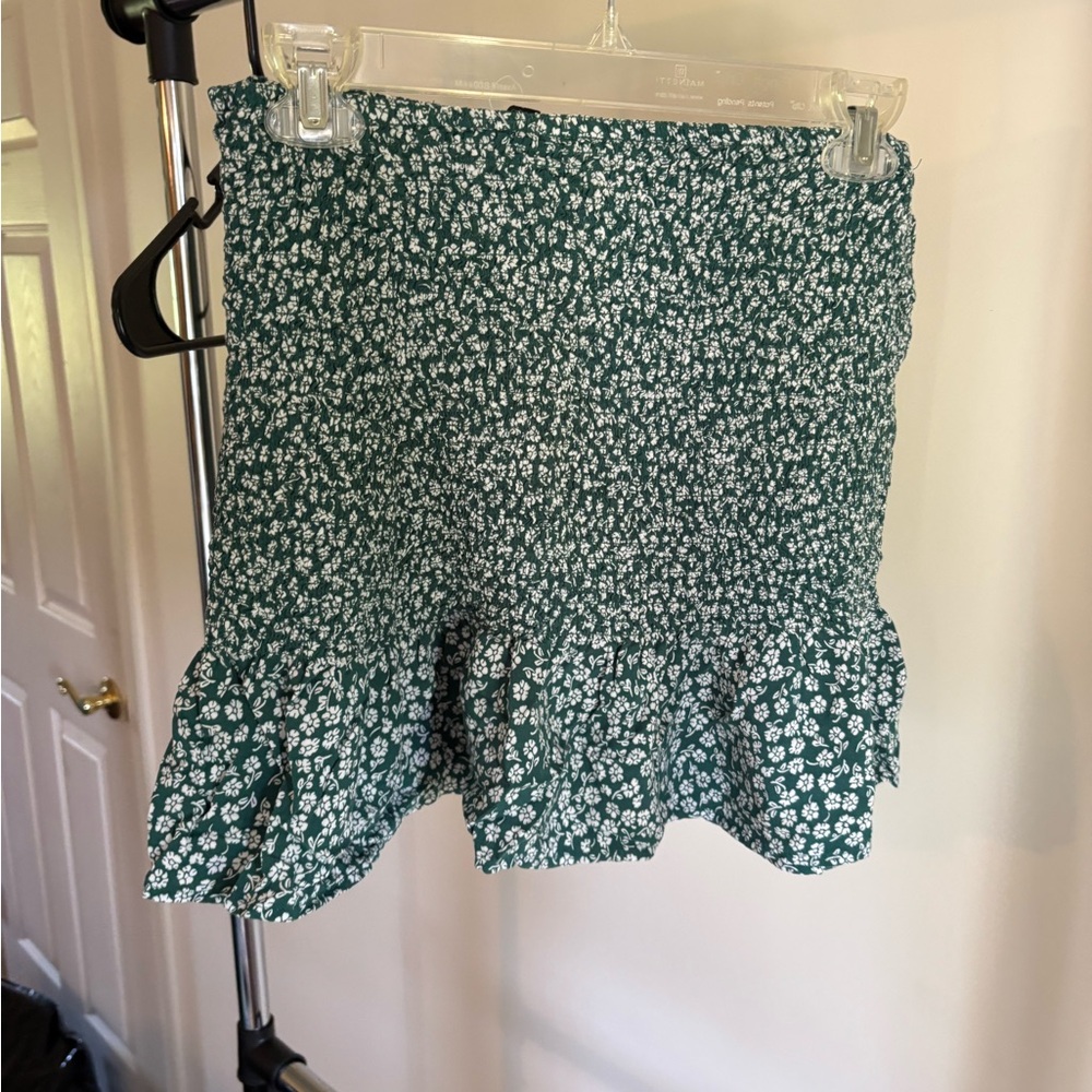 H&M Green Floral Mini Skirt